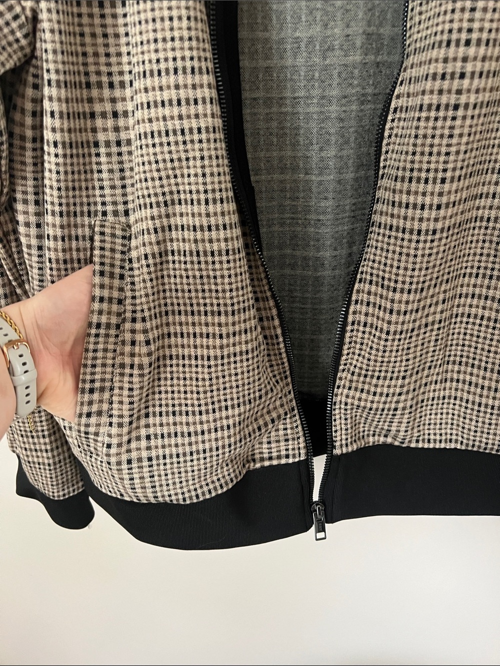 H&M Beige and Black Check Bomber Jacket - Picture 4 of 5